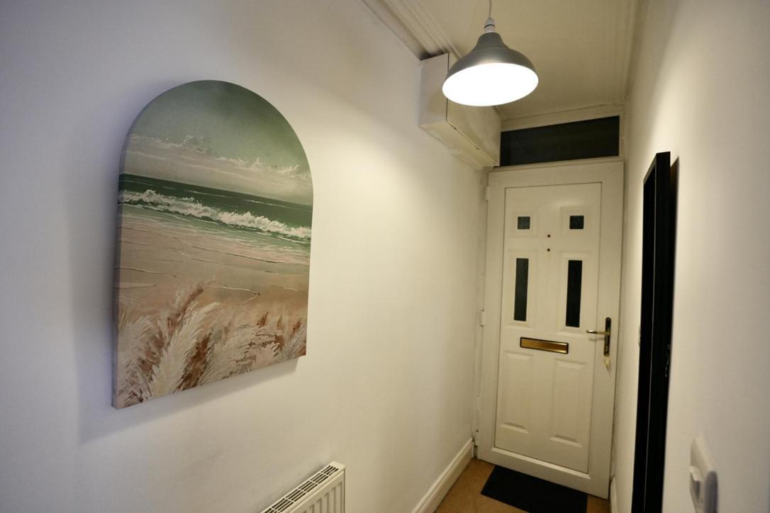 Spacious Two-Bedrooms House, Private Parking, Contractors, Relocators 옥스퍼드 외부 사진